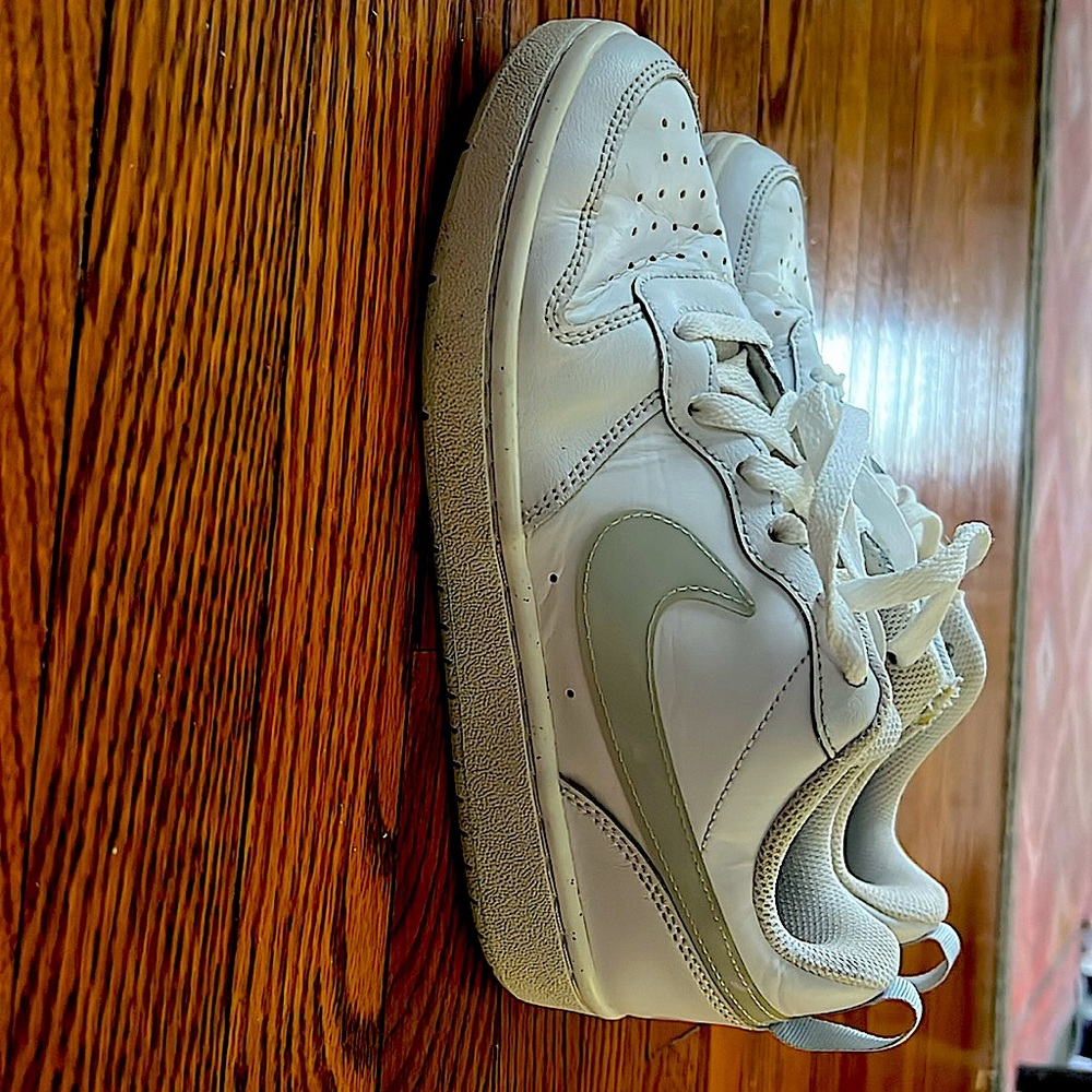 Nike shoes (big kids) size 5